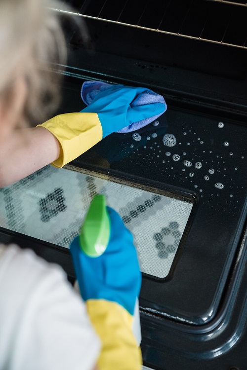 cleaning oven